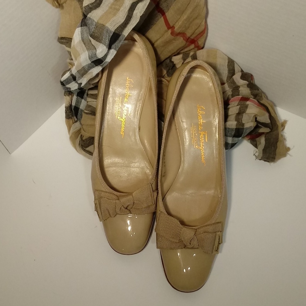 Salvatore Ferragamo tan 2" heels